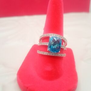 Elegant Silver and Blue Gemstone Ring
